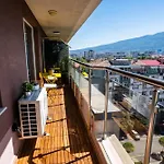Mountain View Sky Ori 4 *